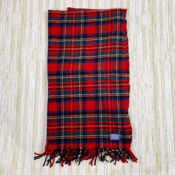 Pendleton Red Blue & Green Plaid 100% Wool Fringe Blanket - Picture 3 of 4